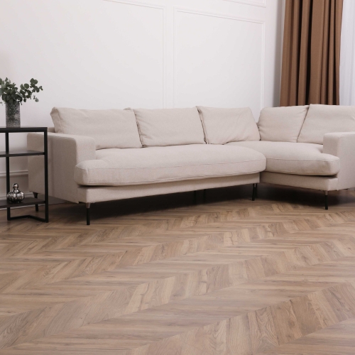 Nyt gulv lavet af lokalt tømrerfirma i Aars