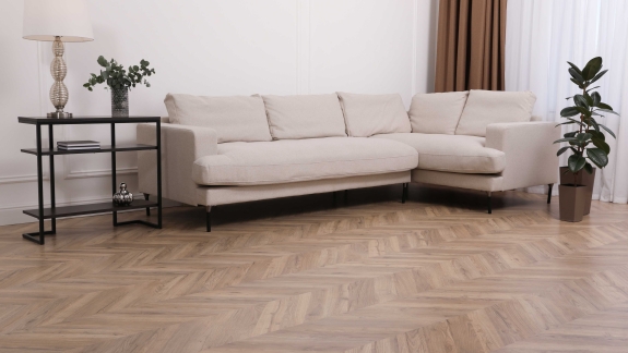 Nyt gulv lavet af lokalt tømrerfirma i Aars